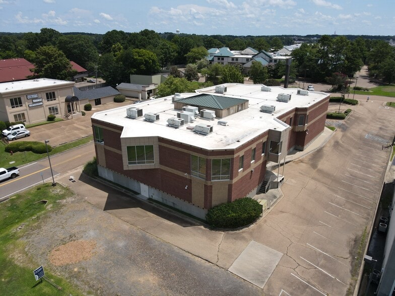 More Photos Of 127 Dyess Rd, Ridgeland Freestanding For Sale