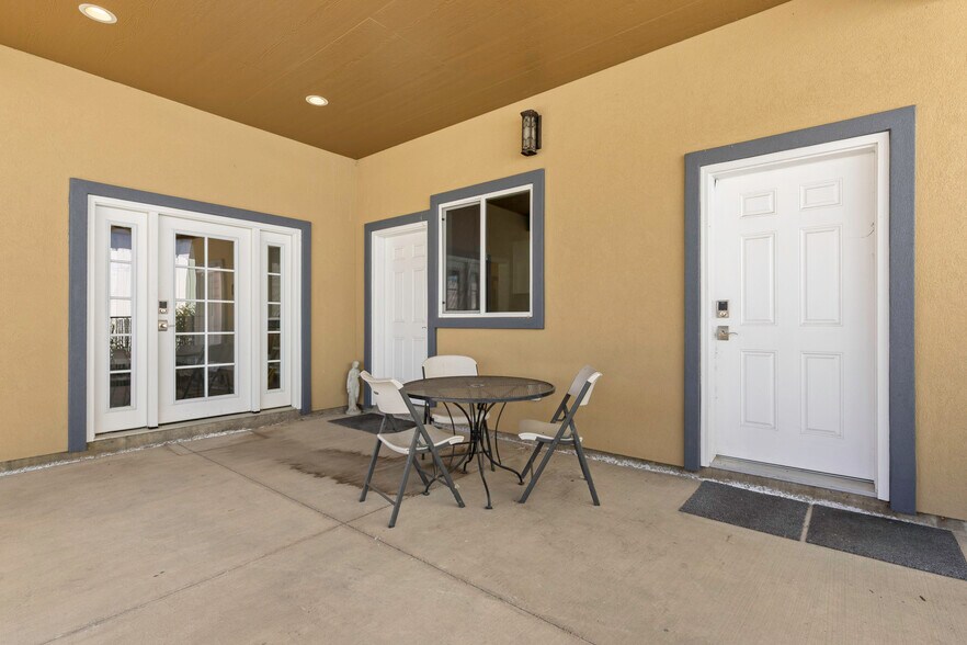 More Photos Of 2480 S Main St, Lakeport Office For Sale