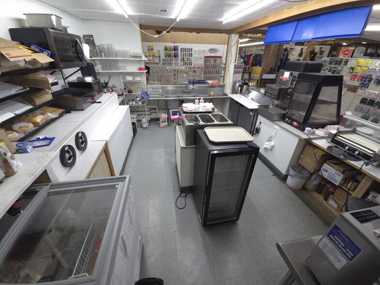 More Photos Of 10543 Old Lake Rd, Lake City Service Station For Sale