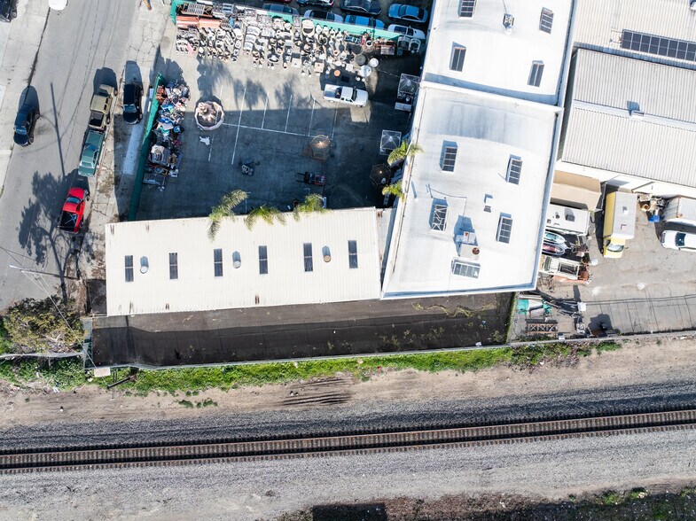More Photos Of 563 Harlan St, San Leandro Manufacturing For Lease
