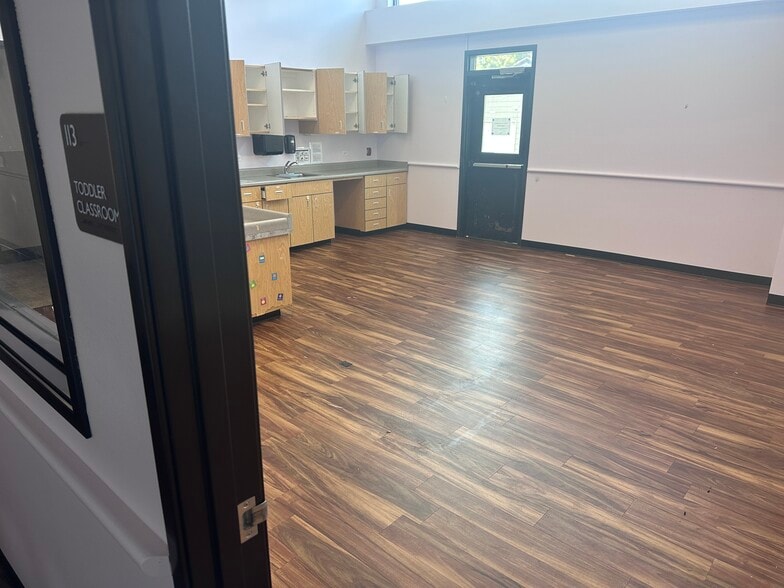 More Photos Of 8406 SW Main St, Wilsonville Freestanding For Lease