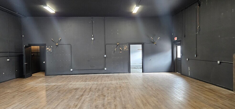 More Photos Of 102 Campbell Ln, Ridgway General Retail For Sale