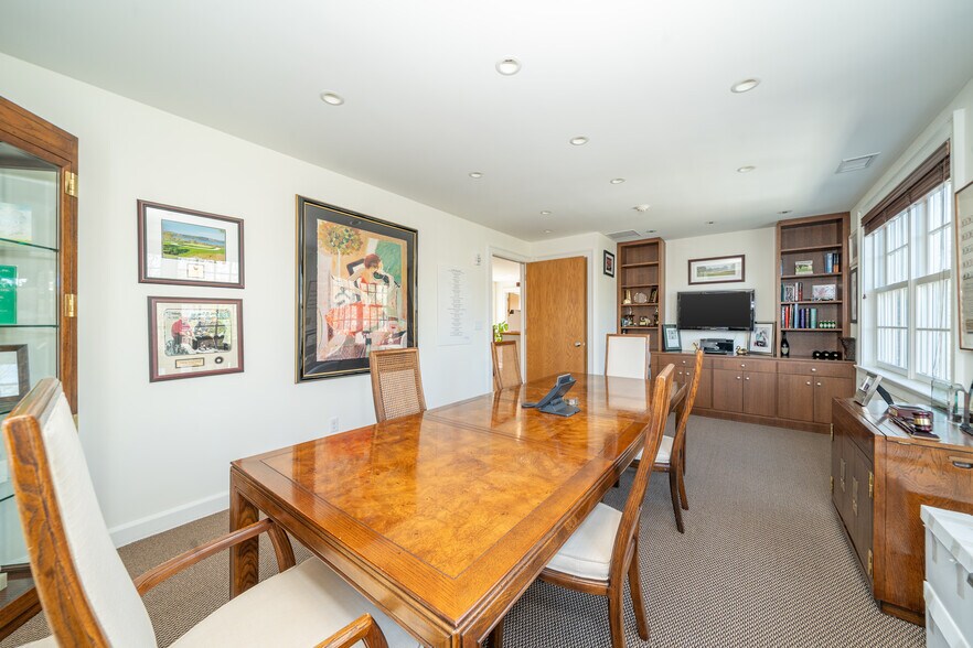 More Photos Of 117 Pondfield Rd, Bronxville Freestanding For Sale