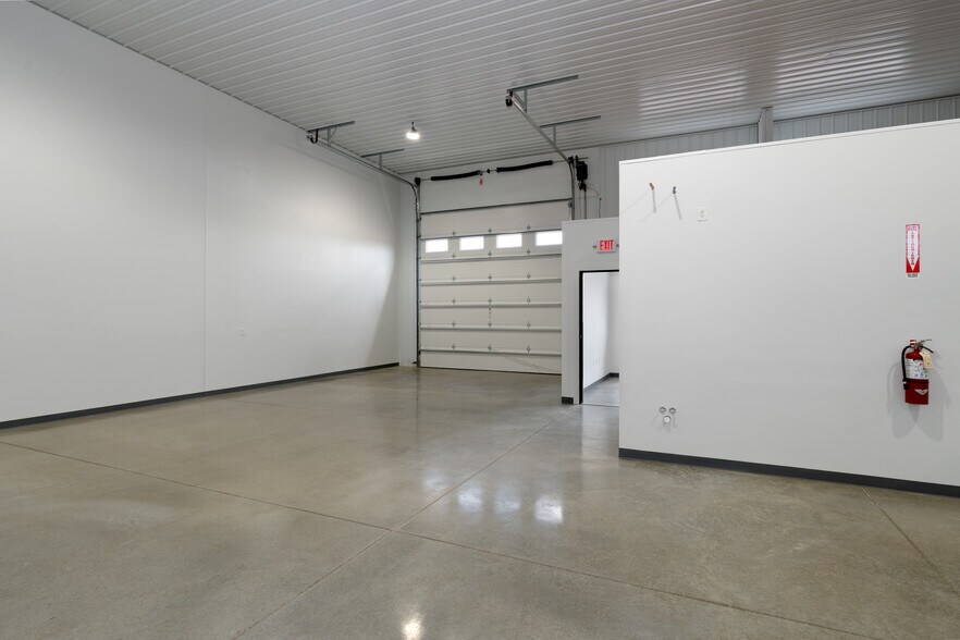 More Photos Of 7200 Old Liberty Road, Powell Flex For Lease