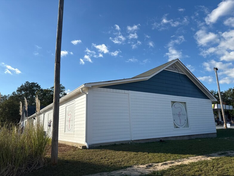 More Photos Of 2623-2639 Broad St, Camden Unknown For Lease