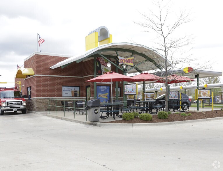 Primary Photo Of 16031 S Farrell Rd, Lockport Fast Food For Sale