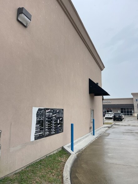More Photos Of 7673 Perkins Rd, Baton Rouge Storefront For Lease