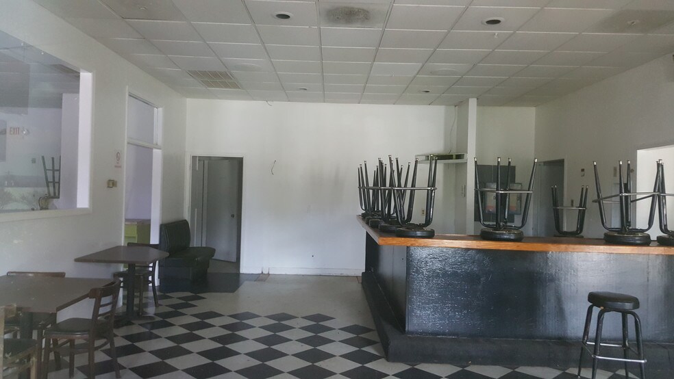 More Photos Of 3941-3965 Victory Dr, Columbus Storefront Retail Office For Lease