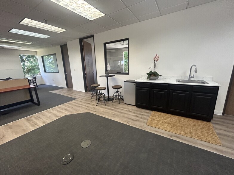 More Photos Of 1524 Brookhollow Dr, Santa Ana Coworking Space