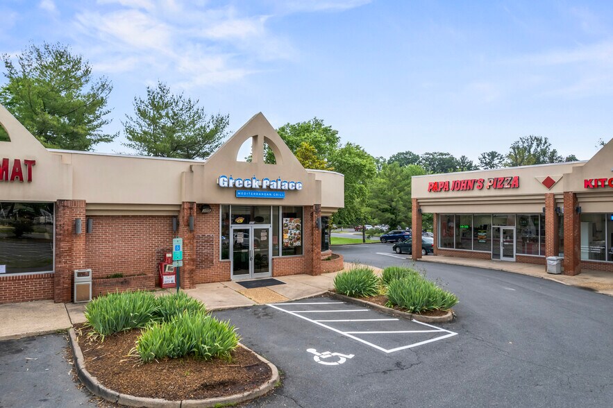 More Photos Of 322-323 W Lee Hwy, Warrenton Freestanding For Lease