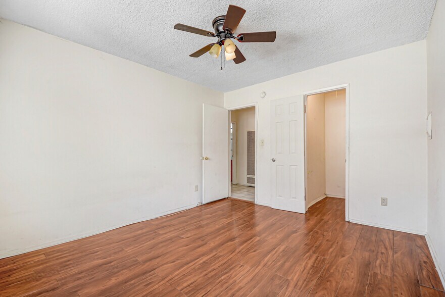 More Photos Of 1649 S La Brea Ave, Los Angeles Apartments For Sale