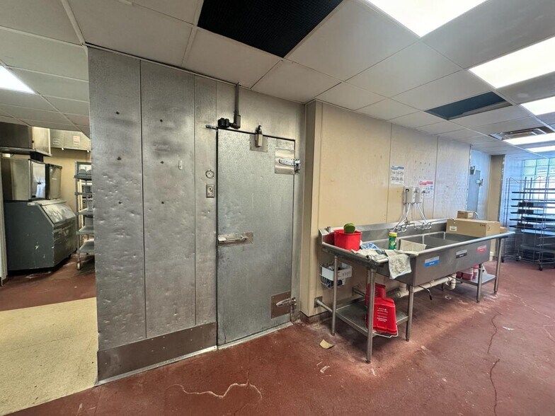 More Photos Of 1181 Stone Dr, Harrison Restaurant For Sale