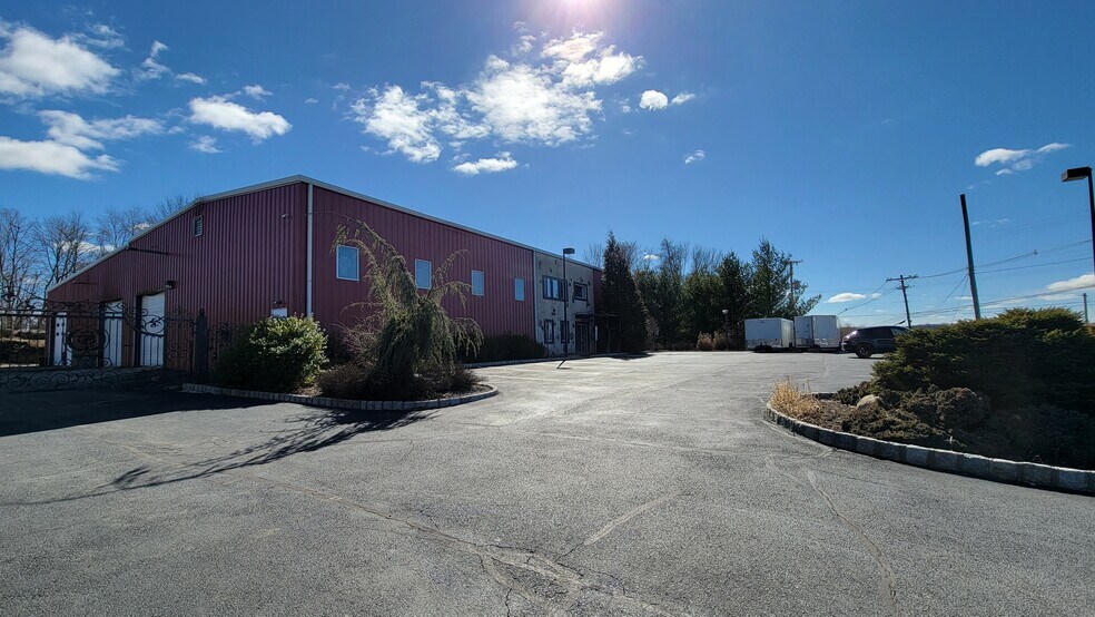 Primary Photo Of 14 Park Dr, Franklin Warehouse For Lease