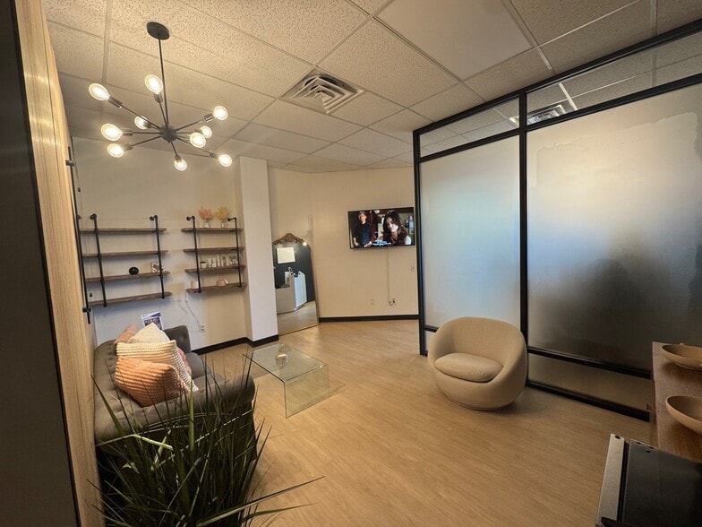 More Photos Of 405 Sagamore Pky S, Lafayette Storefront Retail Office For Lease