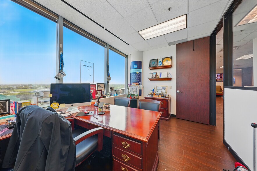 More Photos Of 9999 Bellaire Blvd, Houston Medical For Lease