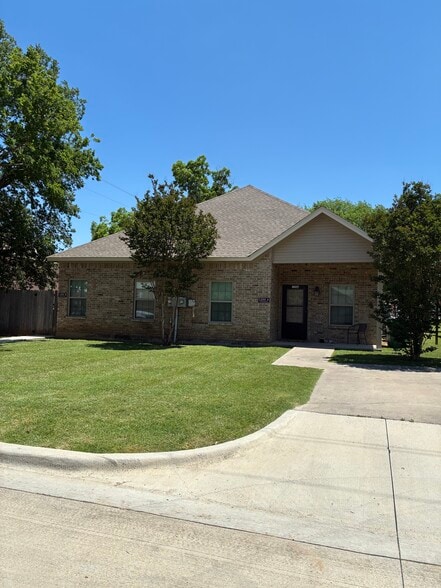 More Photos Of 1101 Cates St, Bridgeport Multifamily For Sale