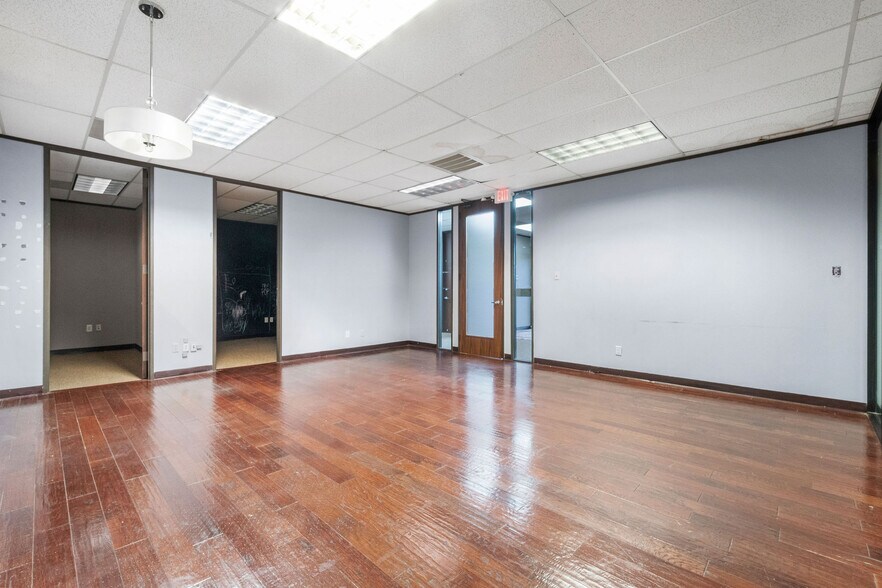 More Photos Of 25307 I-45, Spring Medical For Lease