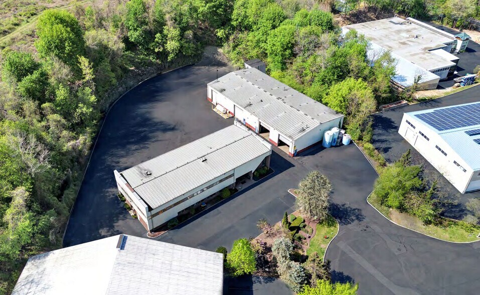 More Photos Of 3 Browns Ln, Hawthorne Land For Lease