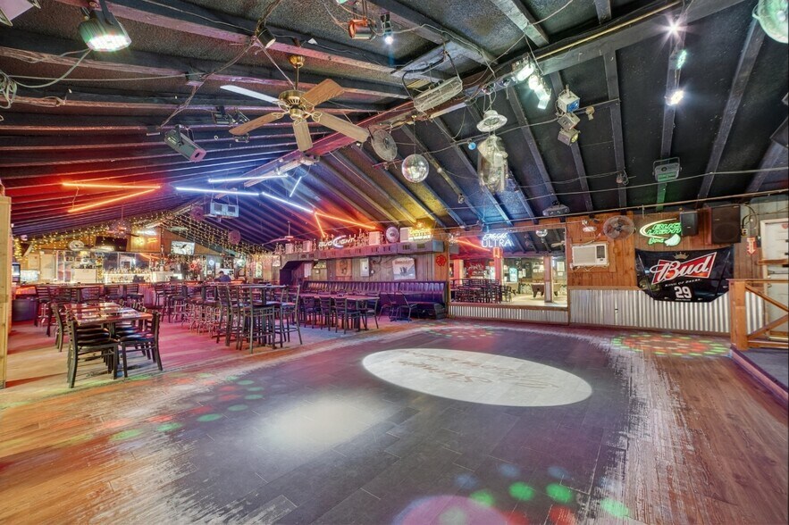 More Photos Of 304 FM 148, Terrell Sports And Entertainment For Sale