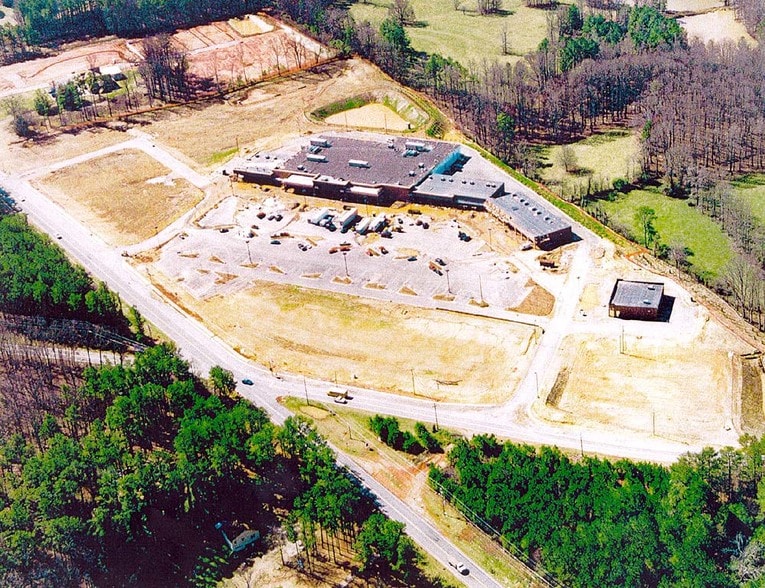 More Photos Of 13800 Highway 9, Alpharetta Storefront For Lease