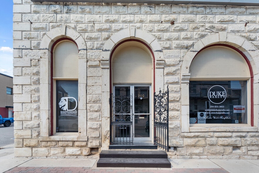 More Photos Of 200 E Central Ave, Belton Office Residential For Sale