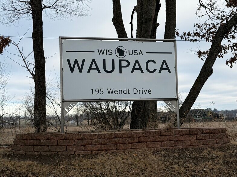 More Photos Of 195 Wendt Dr, Waupaca Warehouse For Lease