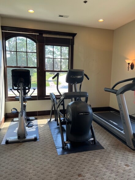 More Photos Of 770 Beacon St, West Dundee Medical For Sale