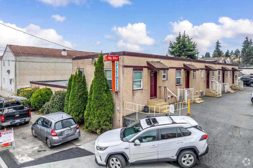 More Photos Of 8600 Aurora Ave N, Seattle Apartments For Sale