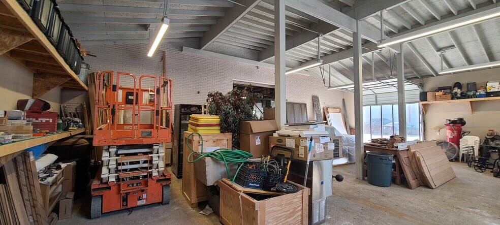 More Photos Of 5520 Military Pky, Dallas Industrial For Sale