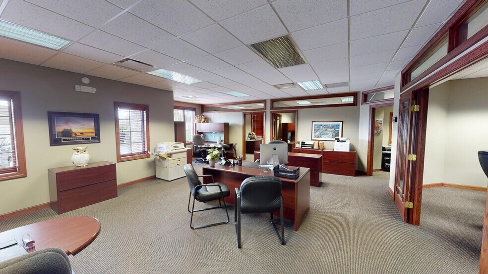 More Photos Of 3 Executive Ct, South Barrington Medical For Lease