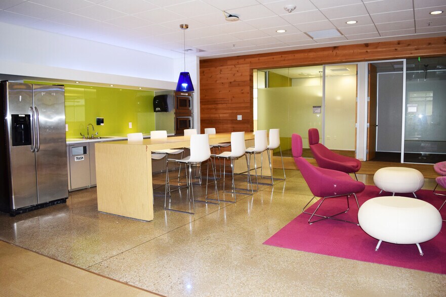 More Photos Of 355 Ledgelawn Dr, Conway Office For Lease