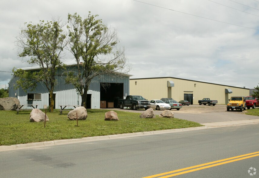 More Photos Of 5564 N 152nd St, Hugo Warehouse For Lease