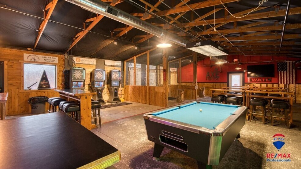More Photos Of 5201 S Douglas Hwy, Gillette Bar For Sale