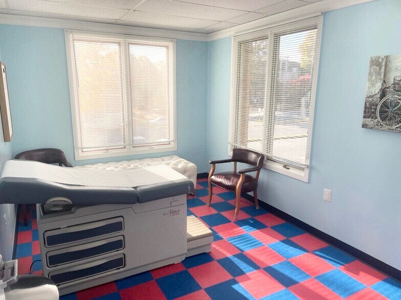 More Photos Of 3859-3871 Plaza Dr, Fairfax Office For Sale