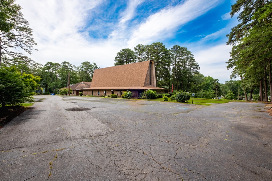 More Photos Of 4601 Western Hills Ave, Little Rock Religious Facility For Sale