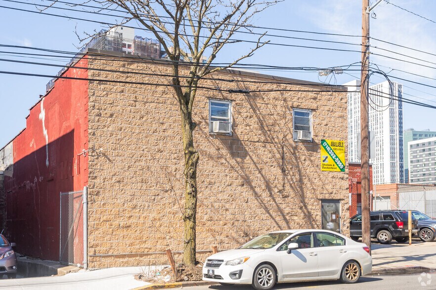 More Photos Of 9512 150th St, Jamaica Warehouse For Lease