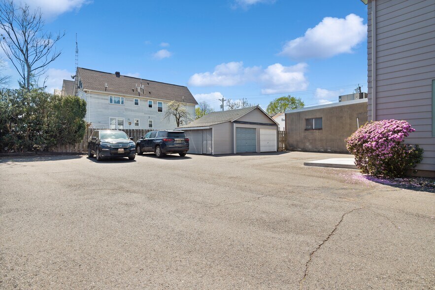 More Photos Of 586 Livingston Ave, North Brunswick Office For Sale
