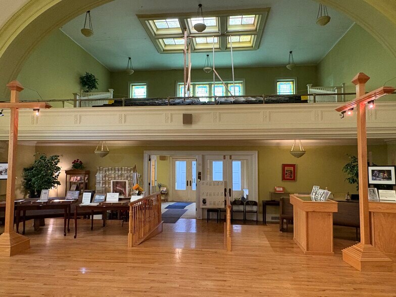 More Photos Of 902 E 1st St, Duluth Office For Sale
