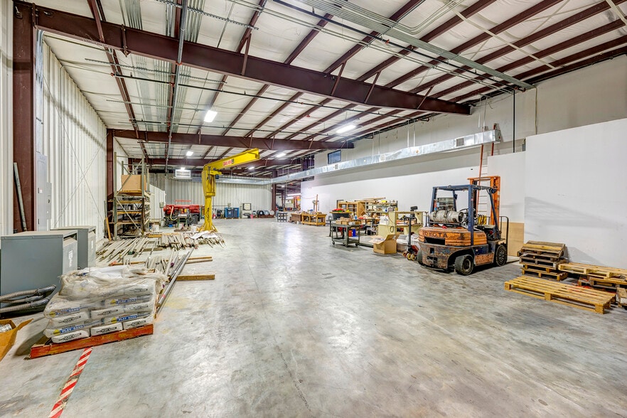 More Photos Of 12506 Taylor Rd, Houston Warehouse For Lease
