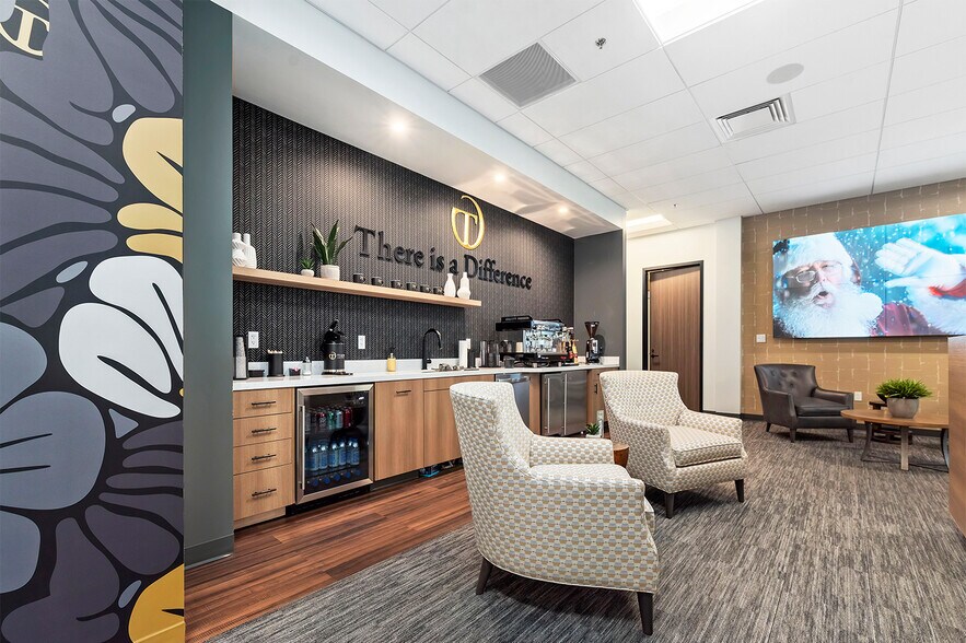 More Photos Of 1120 S Rackham Way, Meridian Office For Sale