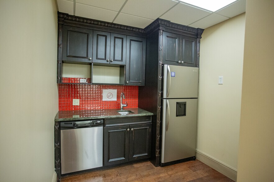 More Photos Of 221 S Knowles Ave, Winter Park Office For Lease