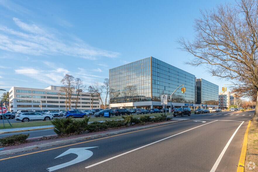 More Photos Of 111 Great Neck Rd, Great Neck Office For Lease