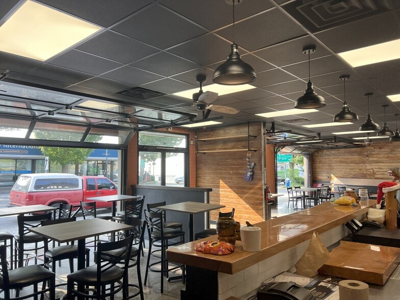 More Photos Of 442 Peace Portal Dr, Blaine Restaurant For Lease