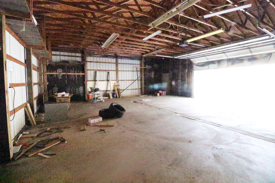 More Photos Of 165 Barbara St, Steubenville Warehouse For Lease