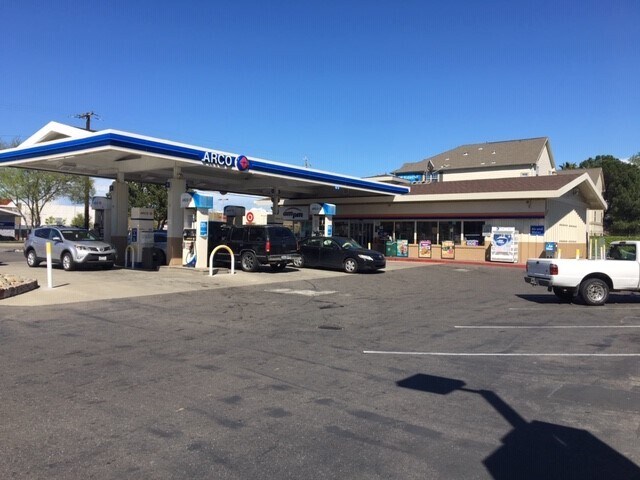 More Photos Of 2933 65th St, Sacramento Service Station For Sale