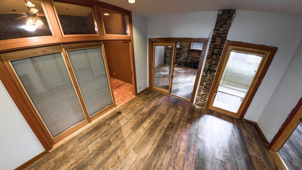 More Photos Of 8-12 Emory, Knoxville Office For Sale