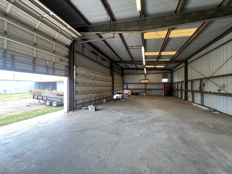 More Photos Of 917 S Staples St, Corpus Christi Unknown For Lease