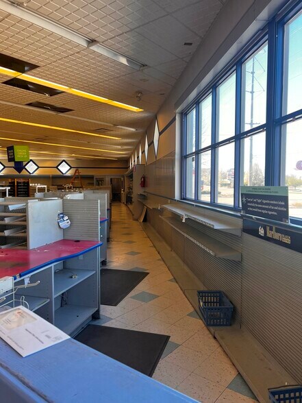 More Photos Of 5005 W Overland Rd, Boise Freestanding For Lease