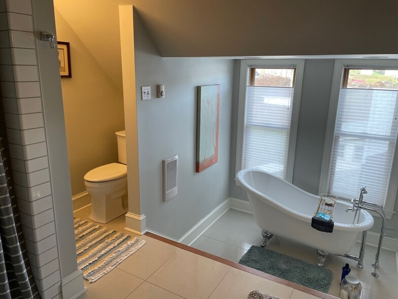 More Photos Of 301 Meyers Ave, Meyersdale Hotel For Sale