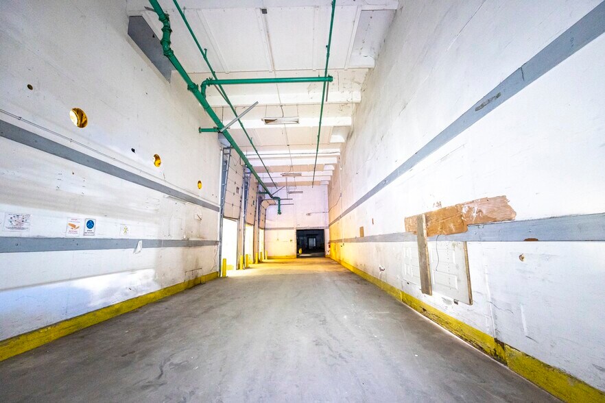 More Photos Of 200 N Uruapan Way, Dinuba Warehouse For Sale